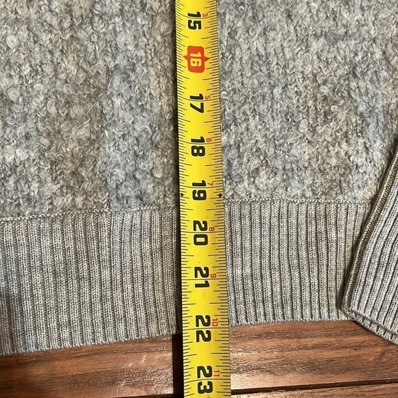 Banana Republic Italian Yarn sweater - Picture 5 of 9